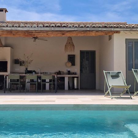 Appartement Dans Un Mas Provencal Renove Saint-Hilaire-dʼOzilhan Esterno foto