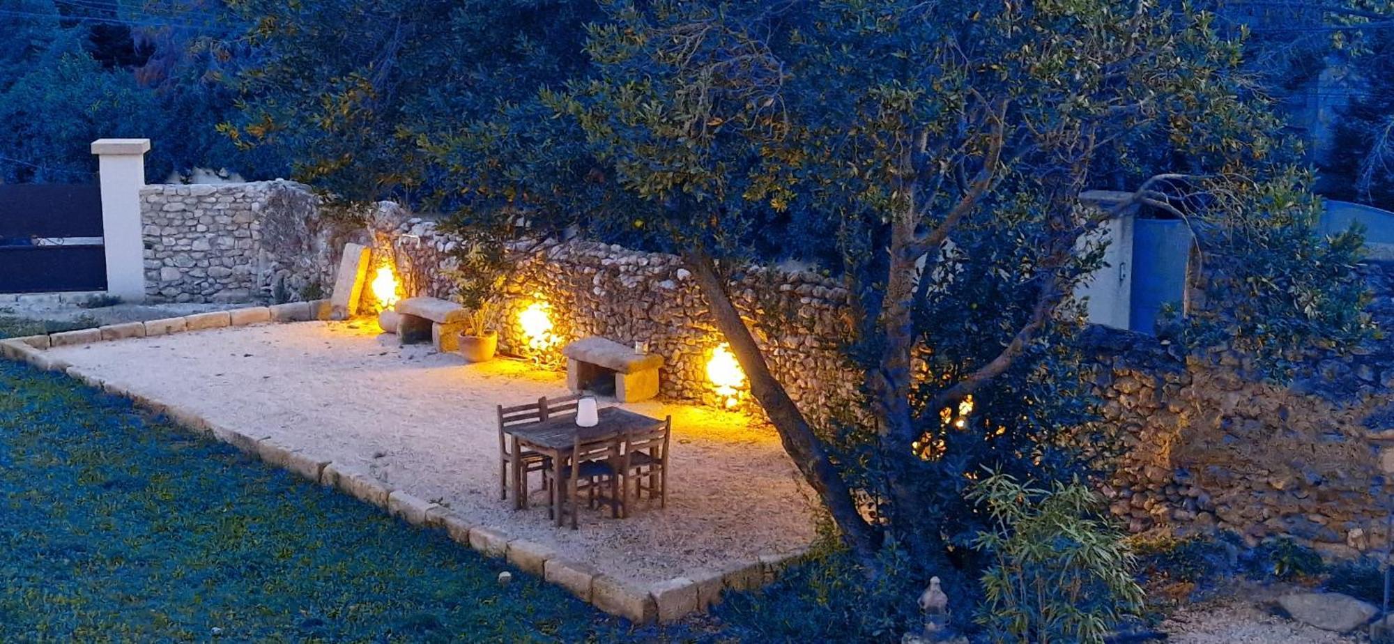 Appartement Dans Un Mas Provencal Renove Saint-Hilaire-dʼOzilhan Esterno foto